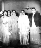 Ummu at the reception by Begum Liaquat Ali Khan during the World Muslim Conference in Karachi, Pakistan in 1951