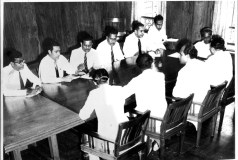 YMMA deputation meeting Hon. A.P. Jayasuriya, Minister of Home Affairs on Wakfs Bill in 1956