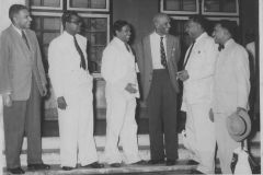 Azeez, V. Kimaraswamy, Bernard Aluwihare and D.B. Welagedera leaving fir the Commonwealth Parliamentary Association Conference at Nairobi, Kenya seen off  by Hon. M.D. Banda in 1954