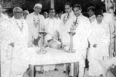 Azeez as Chief Guest at the Golden Jubilee Celebrations of Vaidyeshwara Vidyalayam, Jaffna in 1963