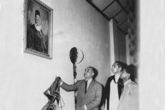 H.E. Dr. Mohammad Fawzy, Foreign Minister of Egypt unveiling the portrait of Arabi Pasha at Zahira College