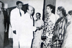 Hon. Badiudin Mahmud, Minister of Education, meeting members of the staff at the Special Assembly on 28.7.1960