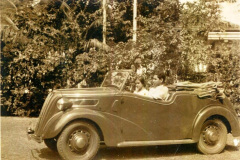 Azeez and Ummu in Ford Ten Tourer soon after marriage in 1937