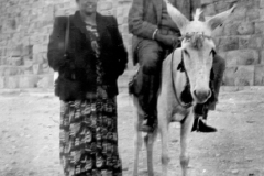 Ummu and Azeez in Egypt in 1947