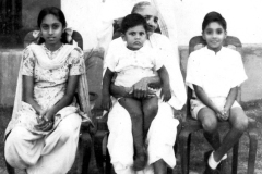 Azeez\'s children Marina, Iqbal and Ali with his maternal grandmother \'Ummamma\' and maternal aunt \'Ummachchi\' at Puttalam in 1951.